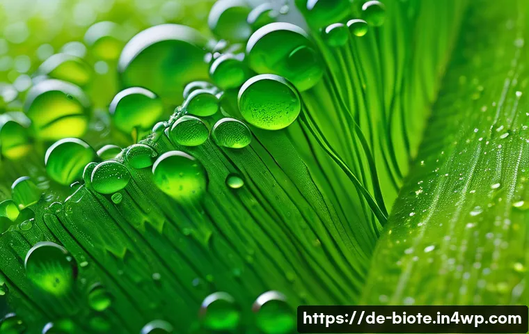 바이오 기반 소재의 과거 현재 미래 - A highly detailed close-up of flexible algae-based polymer film, showcasing its translucent texture ...